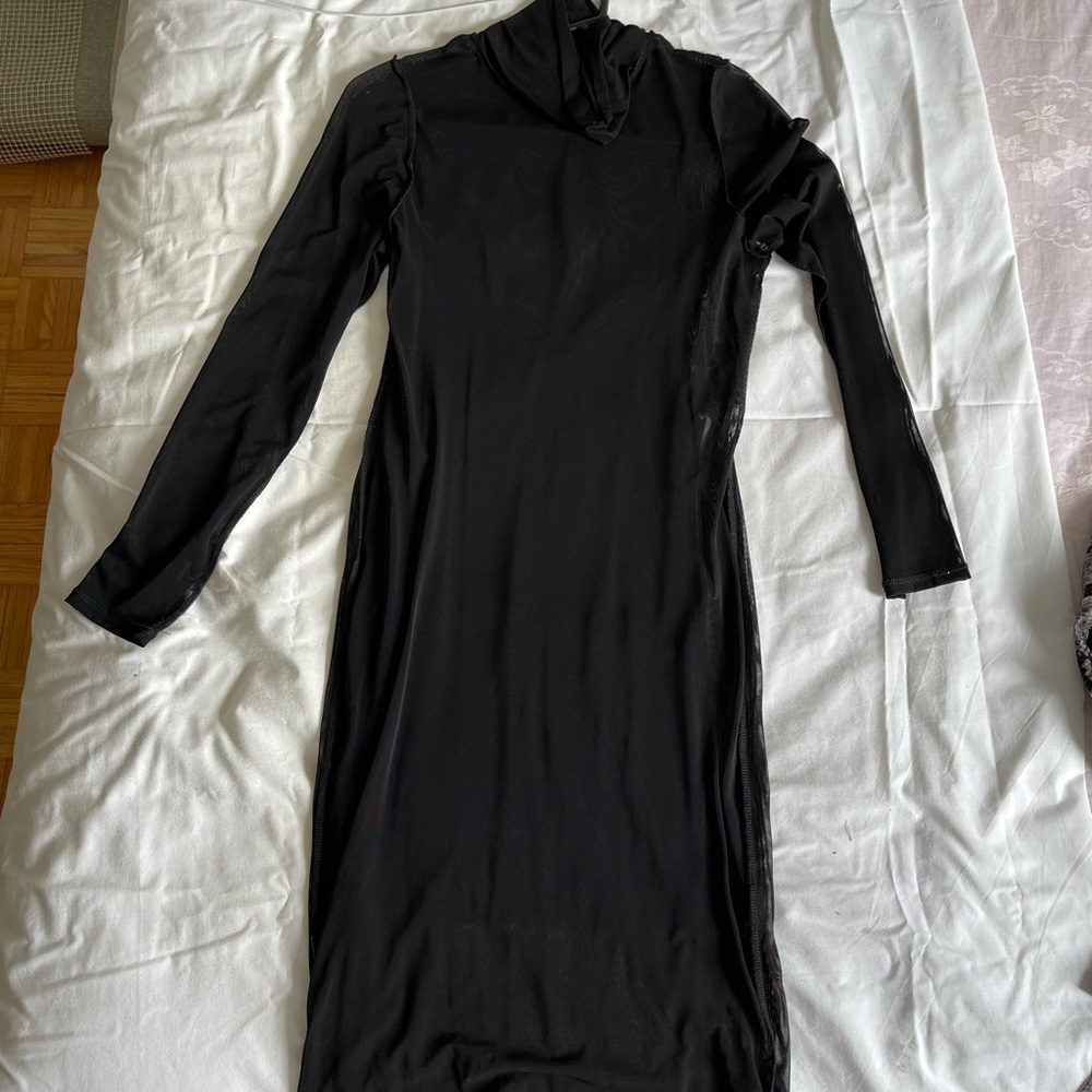 M by Mendocino. turtle neck mesh dress. Size:L
